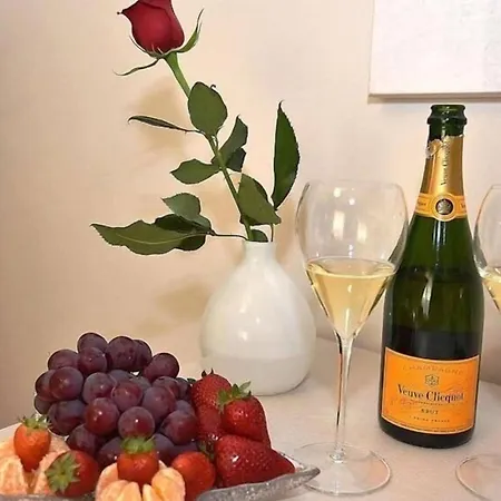 לינה וארוחת בוקר Paradiso Relais מסינה